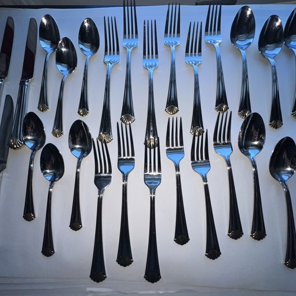 29 Piece Reed & Barton GOLDEN SEAFARE Glossy 18/8‎ Stainless Korea Flatware